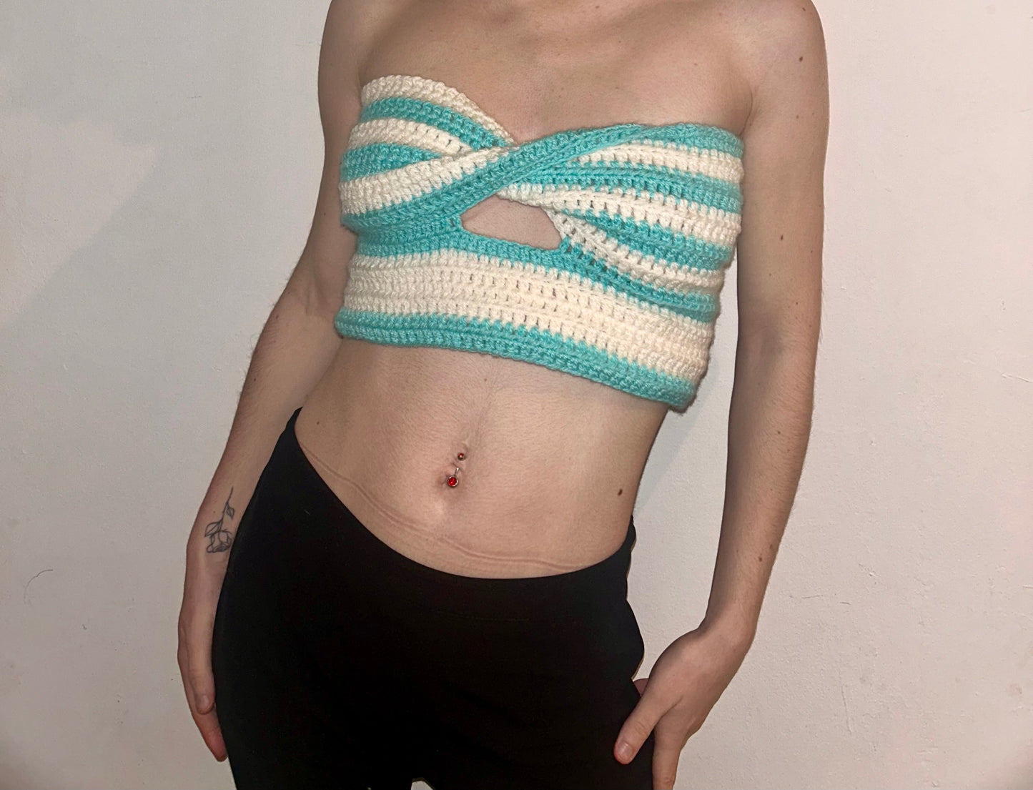 Bandeau au Crochet – Blanc & Bleu Ciel